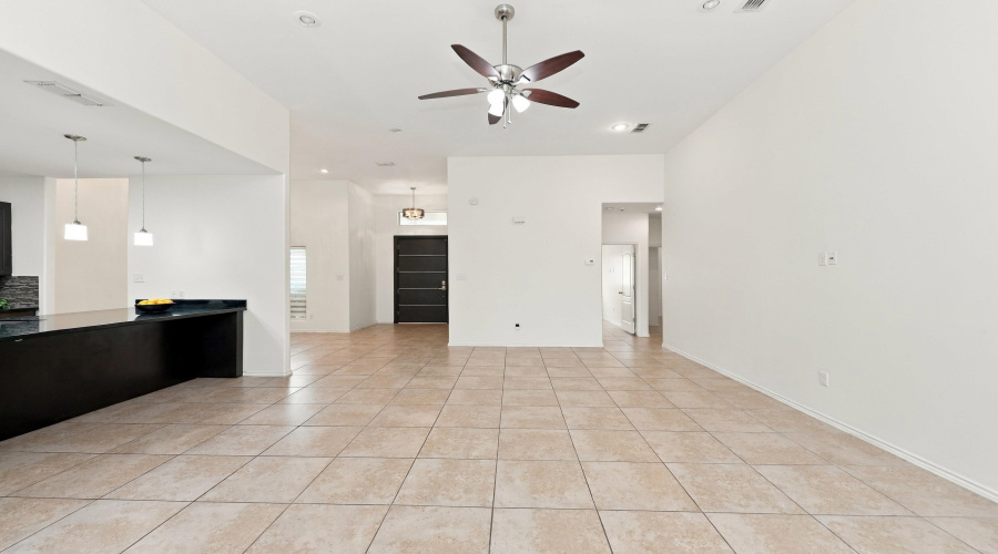 9808 Aziz St., Laredo, Texas 78045, 3 Bedrooms Bedrooms, 6 Rooms Rooms,2 BathroomsBathrooms,Residential,For Sale,9808 Aziz St.,20264669