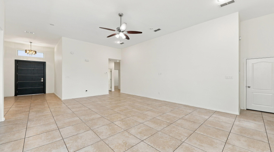 9808 Aziz St., Laredo, Texas 78045, 3 Bedrooms Bedrooms, 6 Rooms Rooms,2 BathroomsBathrooms,Residential,For Sale,9808 Aziz St.,20264669