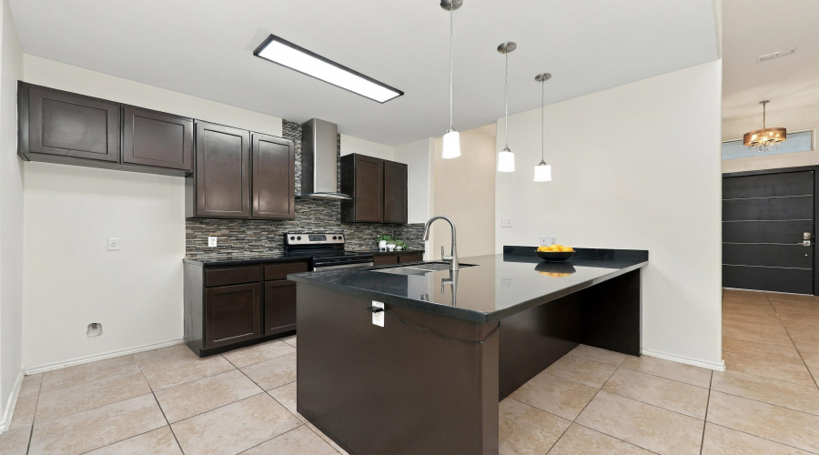 9808 Aziz St., Laredo, Texas 78045, 3 Bedrooms Bedrooms, 6 Rooms Rooms,2 BathroomsBathrooms,Residential,For Sale,9808 Aziz St.,20264669