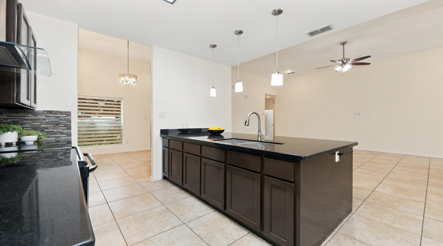 9808 Aziz St., Laredo, Texas 78045, 3 Bedrooms Bedrooms, 6 Rooms Rooms,2 BathroomsBathrooms,Residential,For Sale,9808 Aziz St.,20264669