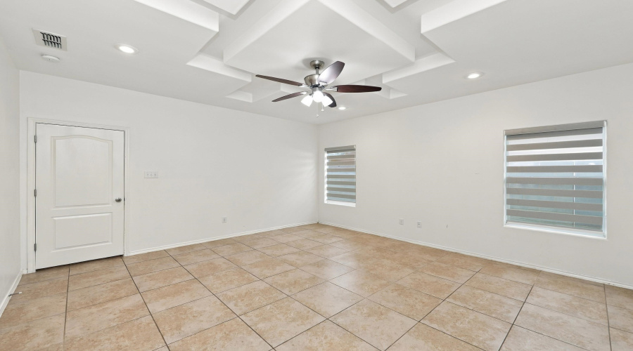 9808 Aziz St., Laredo, Texas 78045, 3 Bedrooms Bedrooms, 6 Rooms Rooms,2 BathroomsBathrooms,Residential,For Sale,9808 Aziz St.,20264669