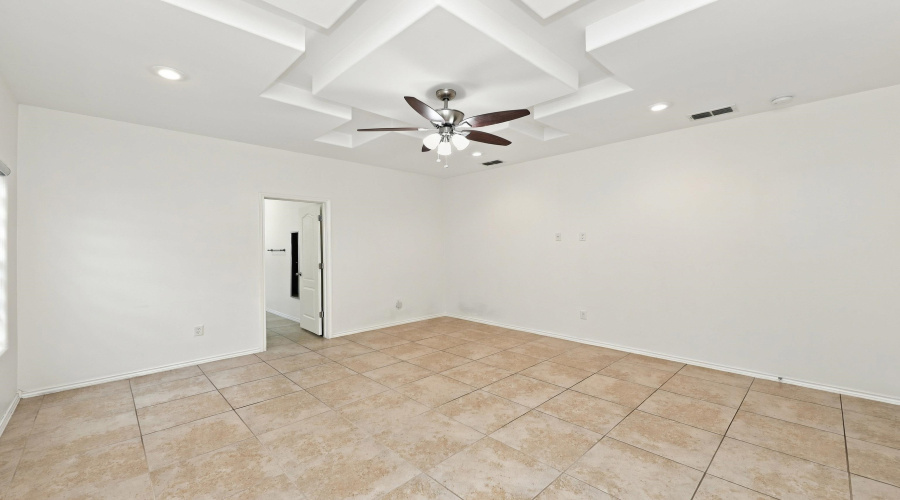 9808 Aziz St., Laredo, Texas 78045, 3 Bedrooms Bedrooms, 6 Rooms Rooms,2 BathroomsBathrooms,Residential,For Sale,9808 Aziz St.,20264669