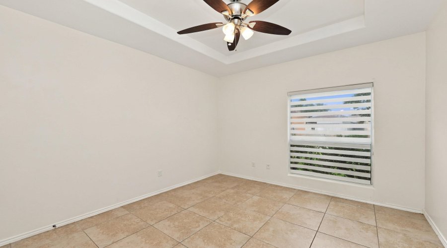 9808 Aziz St., Laredo, Texas 78045, 3 Bedrooms Bedrooms, 6 Rooms Rooms,2 BathroomsBathrooms,Residential,For Sale,9808 Aziz St.,20264669