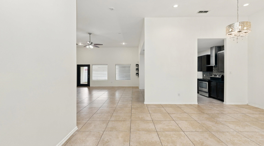 9808 Aziz St., Laredo, Texas 78045, 3 Bedrooms Bedrooms, 6 Rooms Rooms,2 BathroomsBathrooms,Residential,For Sale,9808 Aziz St.,20264669