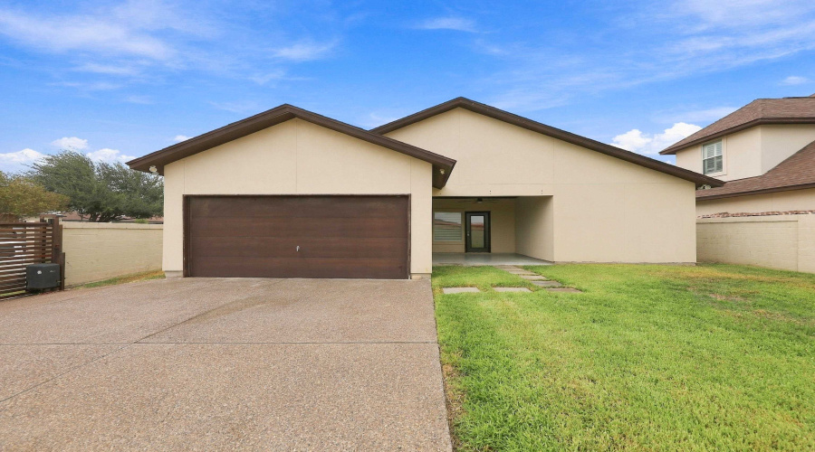 9808 Aziz St., Laredo, Texas 78045, 3 Bedrooms Bedrooms, 6 Rooms Rooms,2 BathroomsBathrooms,Residential,For Sale,9808 Aziz St.,20264669