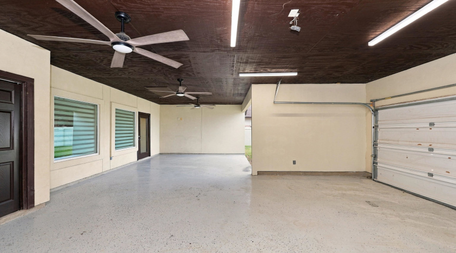 9808 Aziz St., Laredo, Texas 78045, 3 Bedrooms Bedrooms, 6 Rooms Rooms,2 BathroomsBathrooms,Residential,For Sale,9808 Aziz St.,20264669