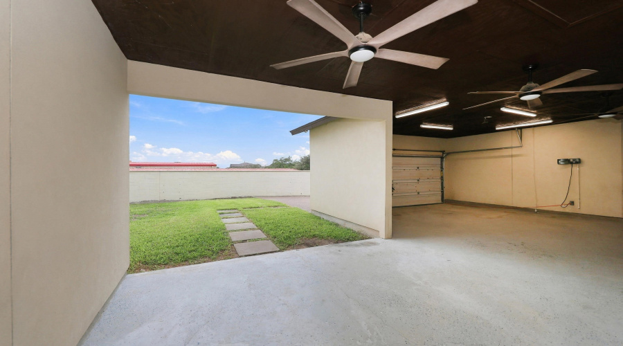 9808 Aziz St., Laredo, Texas 78045, 3 Bedrooms Bedrooms, 6 Rooms Rooms,2 BathroomsBathrooms,Residential,For Sale,9808 Aziz St.,20264669