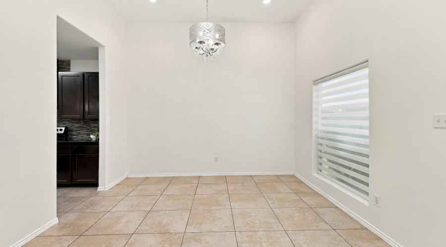 9808 Aziz St., Laredo, Texas 78045, 3 Bedrooms Bedrooms, 6 Rooms Rooms,2 BathroomsBathrooms,Residential,For Sale,9808 Aziz St.,20264669