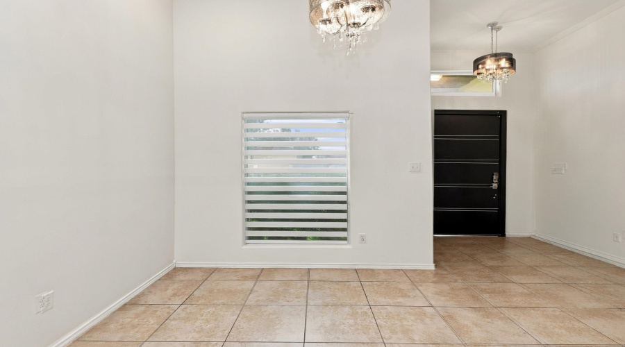 9808 Aziz St., Laredo, Texas 78045, 3 Bedrooms Bedrooms, 6 Rooms Rooms,2 BathroomsBathrooms,Residential,For Sale,9808 Aziz St.,20264669