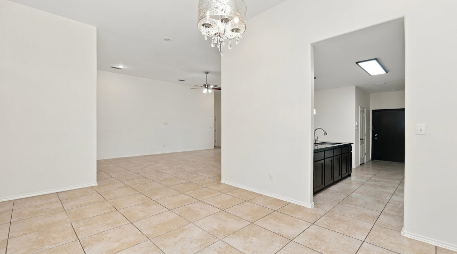 9808 Aziz St., Laredo, Texas 78045, 3 Bedrooms Bedrooms, 6 Rooms Rooms,2 BathroomsBathrooms,Residential,For Sale,9808 Aziz St.,20264669