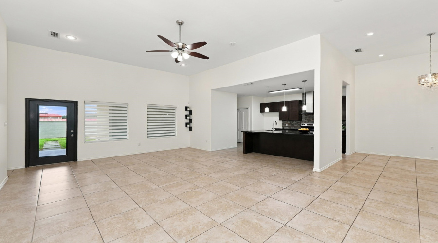 9808 Aziz St., Laredo, Texas 78045, 3 Bedrooms Bedrooms, 6 Rooms Rooms,2 BathroomsBathrooms,Residential,For Sale,9808 Aziz St.,20264669