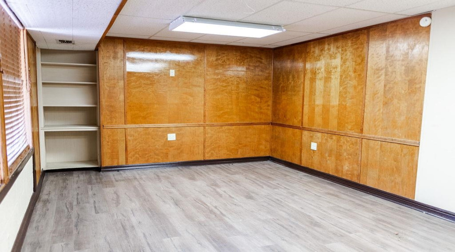 1601 Musser St, Laredo, Texas 78043, 1 Room Rooms,2 BathroomsBathrooms,Commercial retail/office,For Sale,1601 Musser St,20253940