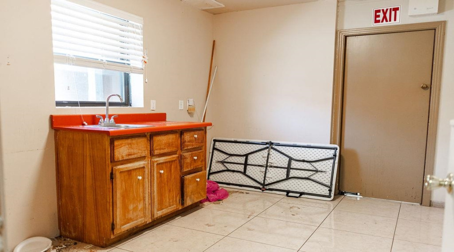 1601 Musser St, Laredo, Texas 78043, 1 Room Rooms,2 BathroomsBathrooms,Commercial retail/office,For Sale,1601 Musser St,20253940