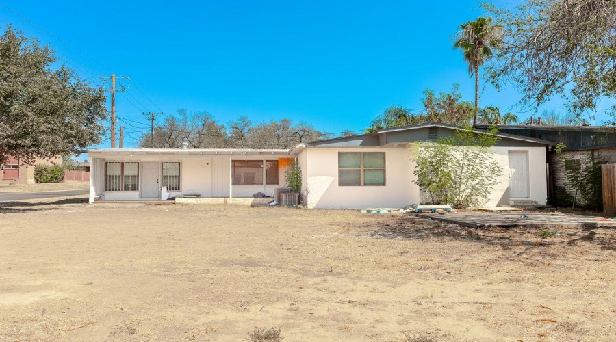 1601 Musser St, Laredo, Texas 78043, 1 Room Rooms,2 BathroomsBathrooms,Commercial retail/office,For Sale,1601 Musser St,20253940