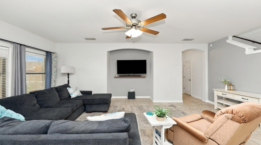 504 Silver Palm Dr, Laredo, Texas 78045, 4 Bedrooms Bedrooms, 8 Rooms Rooms,3 BathroomsBathrooms,Residential,For Sale,504 Silver Palm Dr,20264672