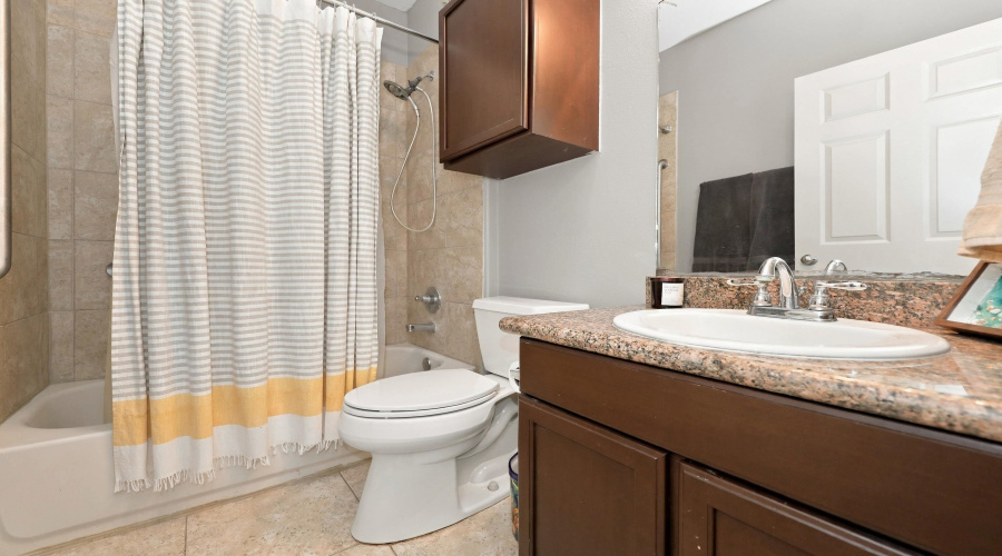 504 Silver Palm Dr, Laredo, Texas 78045, 4 Bedrooms Bedrooms, 8 Rooms Rooms,3 BathroomsBathrooms,Residential,For Sale,504 Silver Palm Dr,20264672