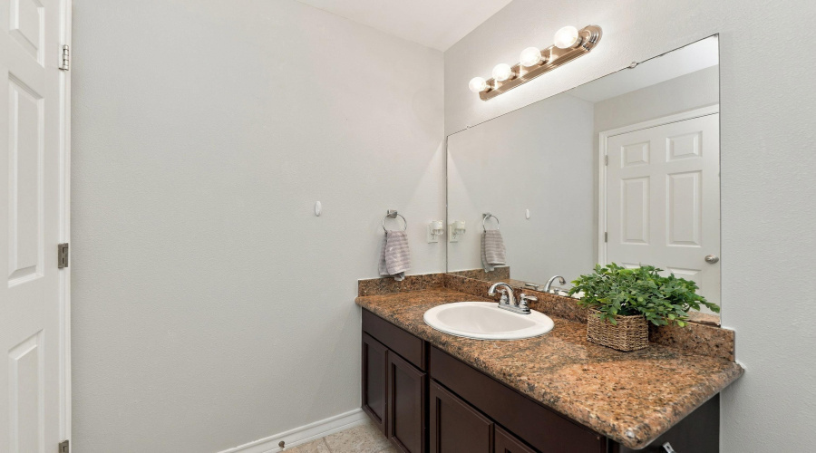 504 Silver Palm Dr, Laredo, Texas 78045, 4 Bedrooms Bedrooms, 8 Rooms Rooms,3 BathroomsBathrooms,Residential,For Sale,504 Silver Palm Dr,20264672