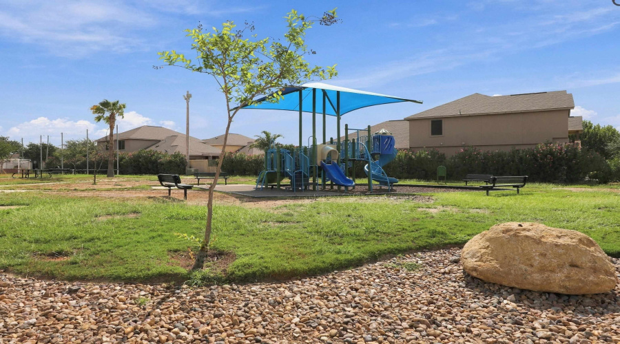 504 Silver Palm Dr, Laredo, Texas 78045, 4 Bedrooms Bedrooms, 8 Rooms Rooms,3 BathroomsBathrooms,Residential,For Sale,504 Silver Palm Dr,20264672