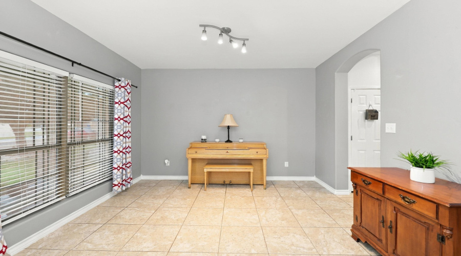 504 Silver Palm Dr, Laredo, Texas 78045, 4 Bedrooms Bedrooms, 8 Rooms Rooms,3 BathroomsBathrooms,Residential,For Sale,504 Silver Palm Dr,20264672