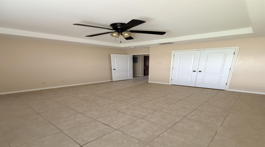 9809 Sterling St., Laredo, Texas 78045, 3 Bedrooms Bedrooms, 7 Rooms Rooms,2 BathroomsBathrooms,Residential,For Rent,9809 Sterling St.,20264677