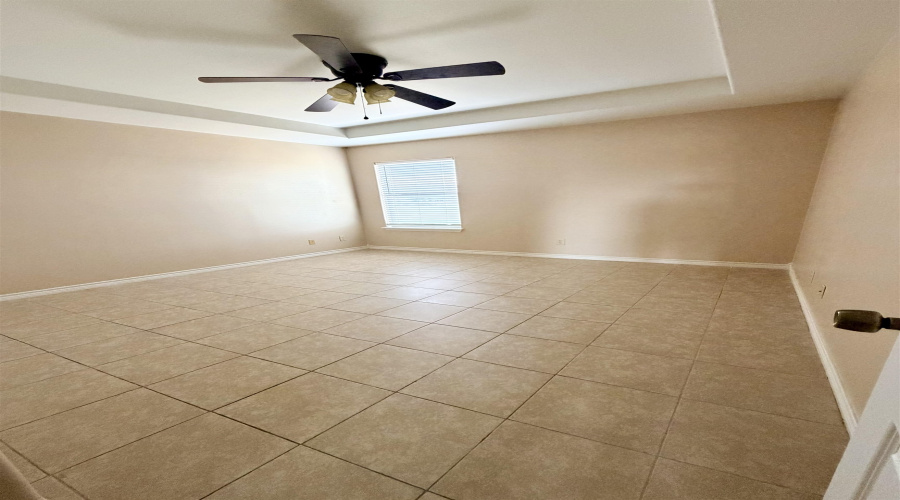 9809 Sterling St., Laredo, Texas 78045, 3 Bedrooms Bedrooms, 7 Rooms Rooms,2 BathroomsBathrooms,Residential,For Rent,9809 Sterling St.,20264677