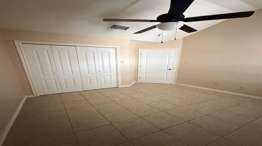 9809 Sterling St., Laredo, Texas 78045, 3 Bedrooms Bedrooms, 7 Rooms Rooms,2 BathroomsBathrooms,Residential,For Rent,9809 Sterling St.,20264677