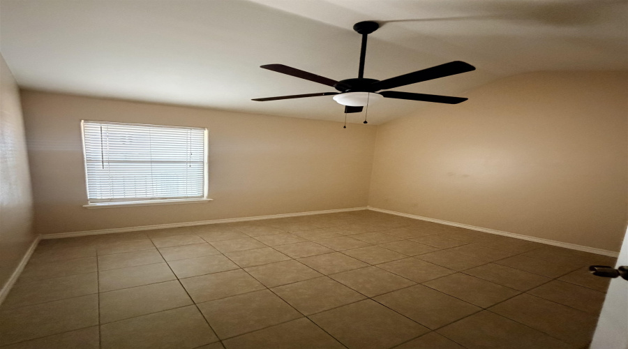 9809 Sterling St., Laredo, Texas 78045, 3 Bedrooms Bedrooms, 7 Rooms Rooms,2 BathroomsBathrooms,Residential,For Rent,9809 Sterling St.,20264677