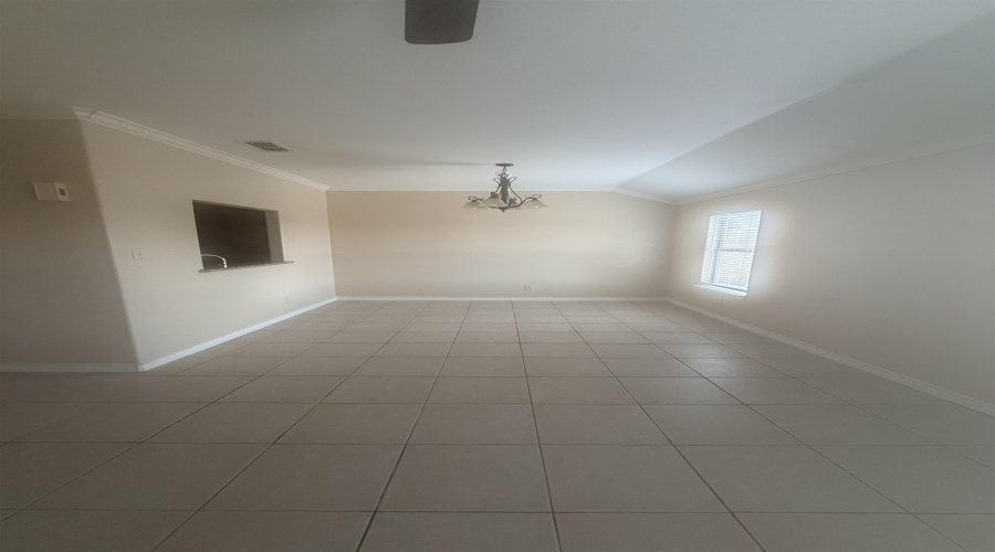 9809 Sterling St., Laredo, Texas 78045, 3 Bedrooms Bedrooms, 7 Rooms Rooms,2 BathroomsBathrooms,Residential,For Rent,9809 Sterling St.,20264677