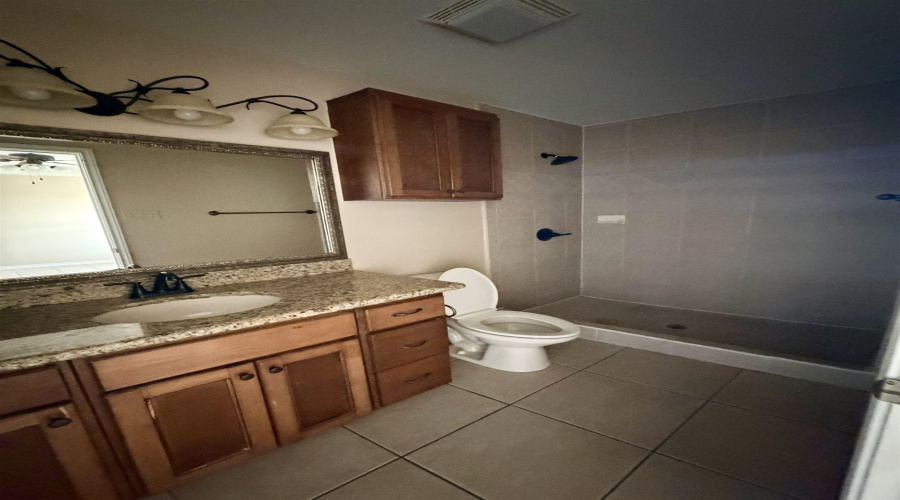 9809 Sterling St., Laredo, Texas 78045, 3 Bedrooms Bedrooms, 7 Rooms Rooms,2 BathroomsBathrooms,Residential,For Rent,9809 Sterling St.,20264677