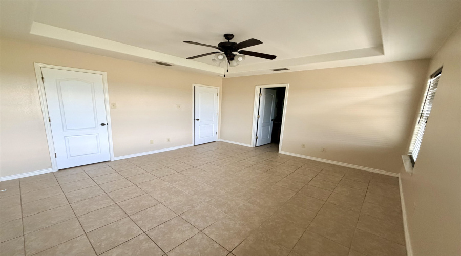 9809 Sterling St., Laredo, Texas 78045, 3 Bedrooms Bedrooms, 7 Rooms Rooms,2 BathroomsBathrooms,Residential,For Rent,9809 Sterling St.,20264677