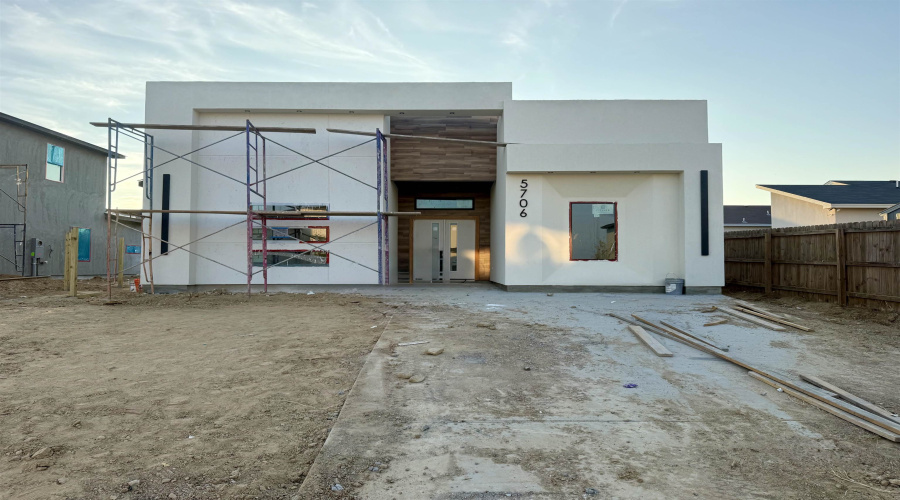 5706 Lone Star Loop, Laredo, Texas 78046, 4 Bedrooms Bedrooms, 4 Rooms Rooms,2 BathroomsBathrooms,Residential,For Sale,5706 Lone Star Loop,20264678