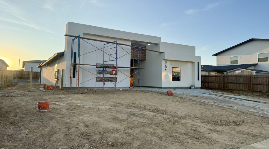 5706 Lone Star Loop, Laredo, Texas 78046, 4 Bedrooms Bedrooms, 4 Rooms Rooms,2 BathroomsBathrooms,Residential,For Sale,5706 Lone Star Loop,20264678