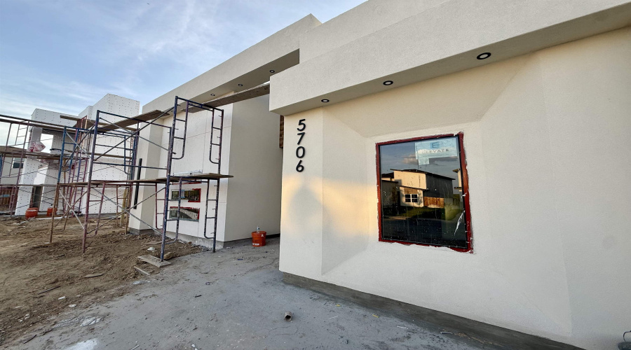 5706 Lone Star Loop, Laredo, Texas 78046, 4 Bedrooms Bedrooms, 4 Rooms Rooms,2 BathroomsBathrooms,Residential,For Sale,5706 Lone Star Loop,20264678