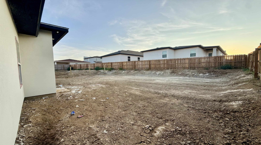 5706 Lone Star Loop, Laredo, Texas 78046, 4 Bedrooms Bedrooms, 4 Rooms Rooms,2 BathroomsBathrooms,Residential,For Sale,5706 Lone Star Loop,20264678