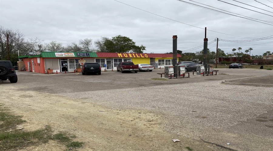 3810 Saunders St, Laredo, Texas 78041-7644, 1 Room Rooms,4 BathroomsBathrooms,Commercial retail/office,For Sale,3810 Saunders St,20264679