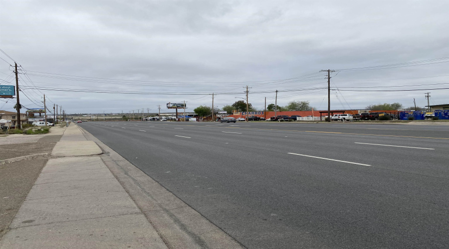 3810 Saunders St, Laredo, Texas 78041-7644, 1 Room Rooms,4 BathroomsBathrooms,Commercial retail/office,For Sale,3810 Saunders St,20264679