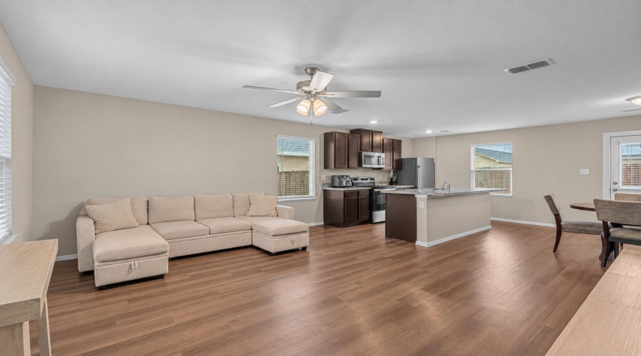5728 St. Dominic, Laredo, Texas 78046, 4 Bedrooms Bedrooms, 4 Rooms Rooms,2 BathroomsBathrooms,Residential,For Sale,5728 St. Dominic,20264680