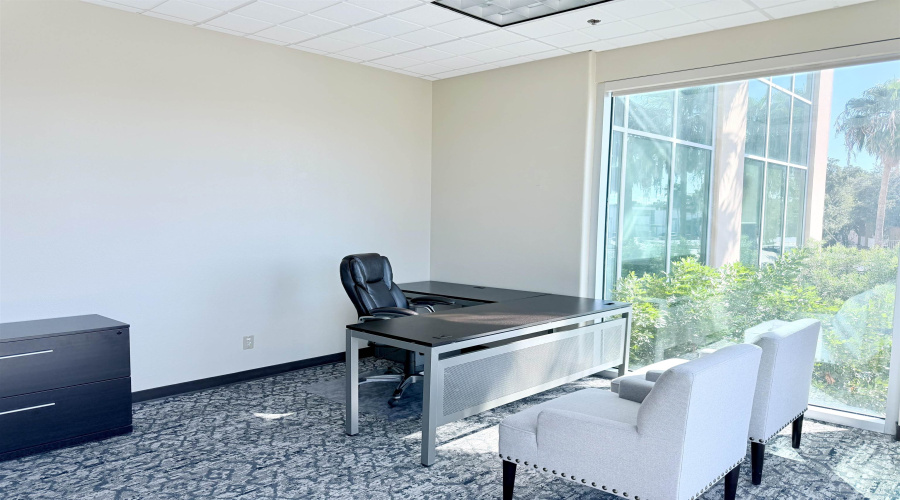 216 W Village Blvd, Laredo, Texas 78046, 6 Rooms Rooms,2 BathroomsBathrooms,Commercial retail/office,For Rent,216 W Village Blvd,20264681