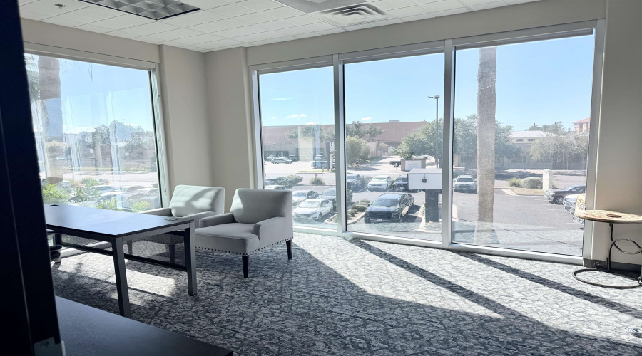 216 W Village Blvd, Laredo, Texas 78046, 6 Rooms Rooms,2 BathroomsBathrooms,Commercial retail/office,For Rent,216 W Village Blvd,20264681