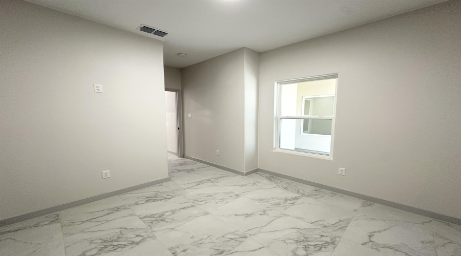 1640 Secretaria Ln., Laredo, Texas 78046, 3 Bedrooms Bedrooms, 5 Rooms Rooms,2 BathroomsBathrooms,Residential,For Sale,1640 Secretaria Ln.,20264685