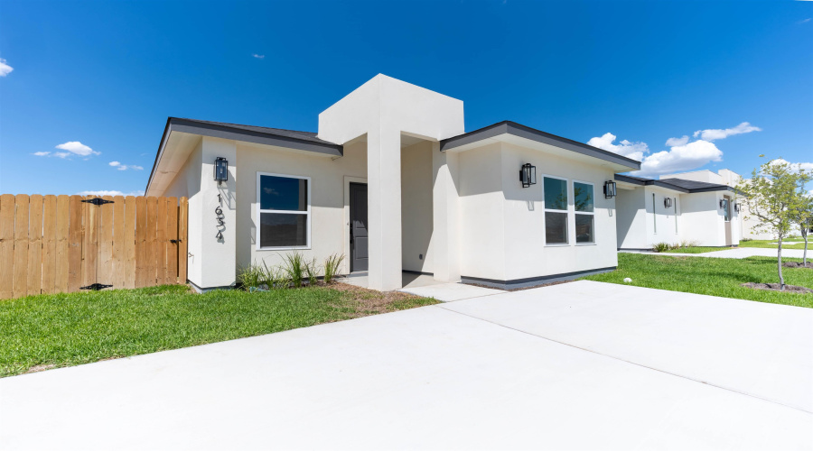 1634 Secretaria Ln., Laredo, Texas 78041, 3 Bedrooms Bedrooms, 5 Rooms Rooms,2 BathroomsBathrooms,Residential,For Sale,1634 Secretaria Ln.,20264688