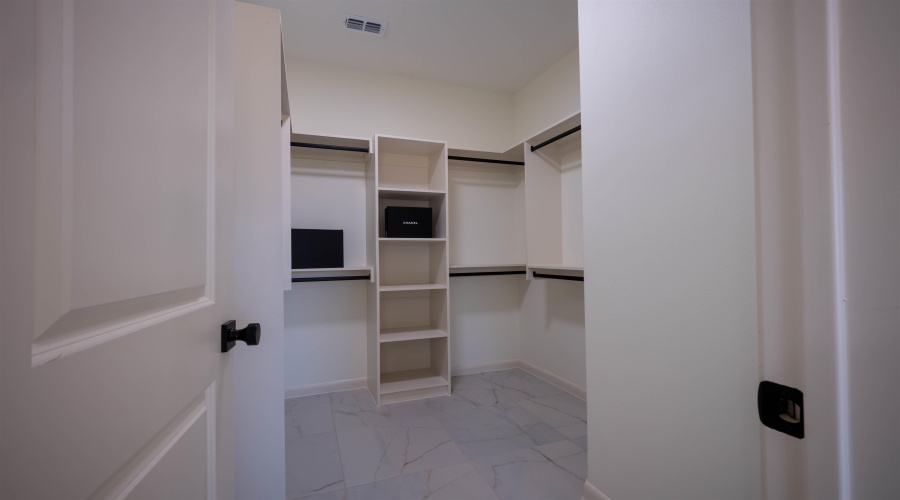 1634 Secretaria Ln., Laredo, Texas 78041, 3 Bedrooms Bedrooms, 5 Rooms Rooms,2 BathroomsBathrooms,Residential,For Sale,1634 Secretaria Ln.,20264688