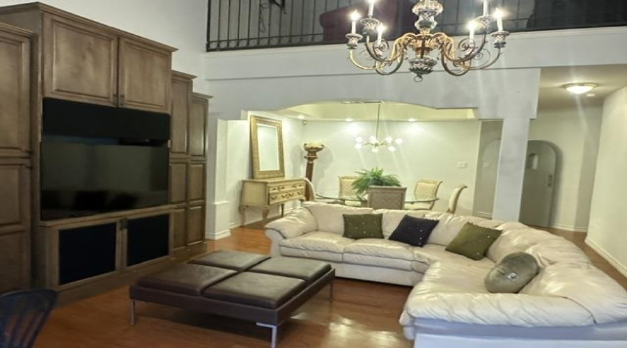 111 E Del Mar Blvd, Laredo, Texas 78041, 4 Bedrooms Bedrooms, 8 Rooms Rooms,3 BathroomsBathrooms,Residential,For Rent,111 E Del Mar Blvd,20264690