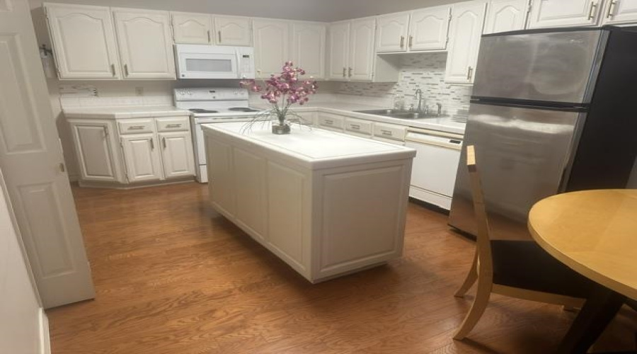111 E Del Mar Blvd, Laredo, Texas 78041, 4 Bedrooms Bedrooms, 8 Rooms Rooms,3 BathroomsBathrooms,Residential,For Rent,111 E Del Mar Blvd,20264690