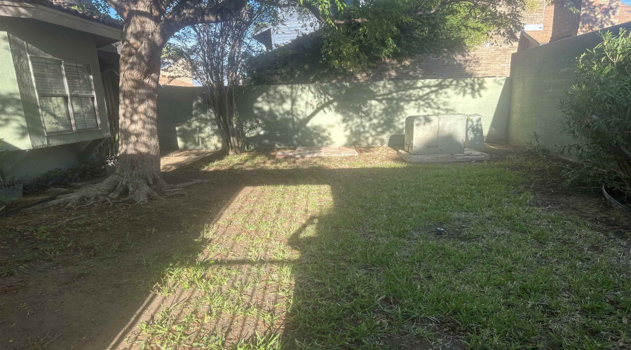 111 E Del Mar Blvd, Laredo, Texas 78041, 4 Bedrooms Bedrooms, 8 Rooms Rooms,3 BathroomsBathrooms,Residential,For Rent,111 E Del Mar Blvd,20264690