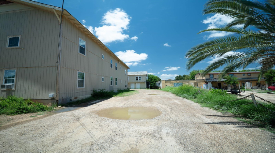2002 Aldama St, Laredo, Texas 78043-0000, ,Multi-family,For Sale,2002 Aldama St,20262777