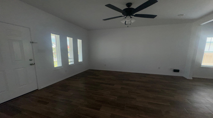 4206 Gavilan Dr., Laredo, Texas 78046, 4 Bedrooms Bedrooms, 6 Rooms Rooms,2 BathroomsBathrooms,Residential,For Rent,4206 Gavilan Dr.,20264692