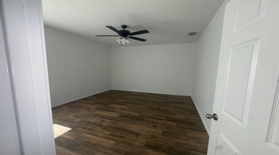 4206 Gavilan Dr., Laredo, Texas 78046, 4 Bedrooms Bedrooms, 6 Rooms Rooms,2 BathroomsBathrooms,Residential,For Rent,4206 Gavilan Dr.,20264692