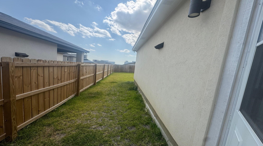 4206 Gavilan Dr., Laredo, Texas 78046, 4 Bedrooms Bedrooms, 6 Rooms Rooms,2 BathroomsBathrooms,Residential,For Rent,4206 Gavilan Dr.,20264692