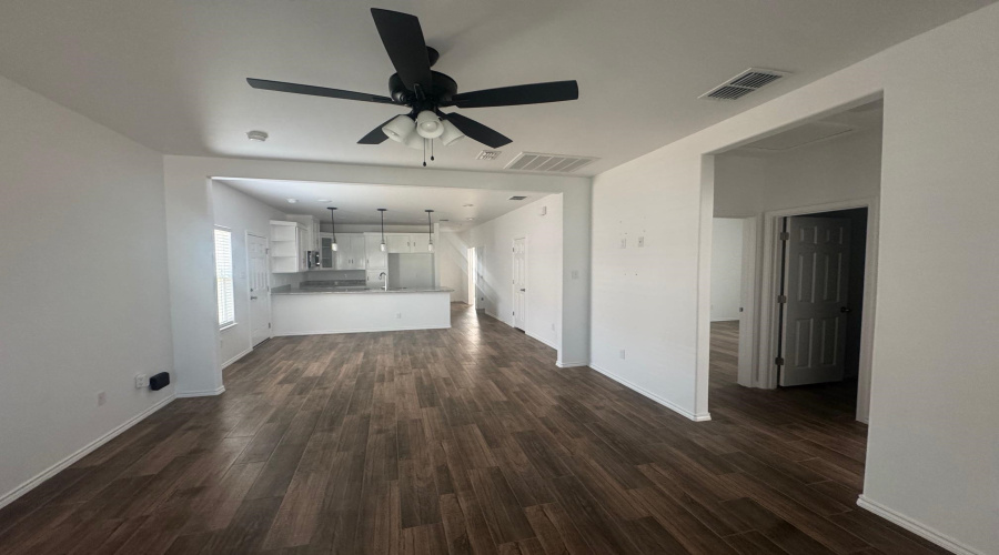 4206 Gavilan Dr., Laredo, Texas 78046, 4 Bedrooms Bedrooms, 6 Rooms Rooms,2 BathroomsBathrooms,Residential,For Rent,4206 Gavilan Dr.,20264692